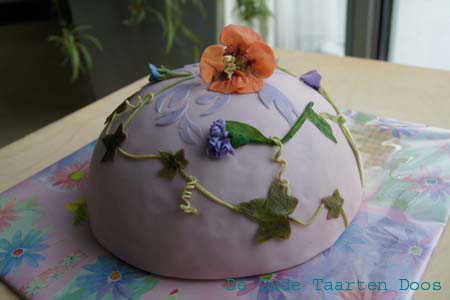 003_20100210 Vruchtencake met bloemen (775)