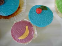 013_20090808 Cupcake fruit